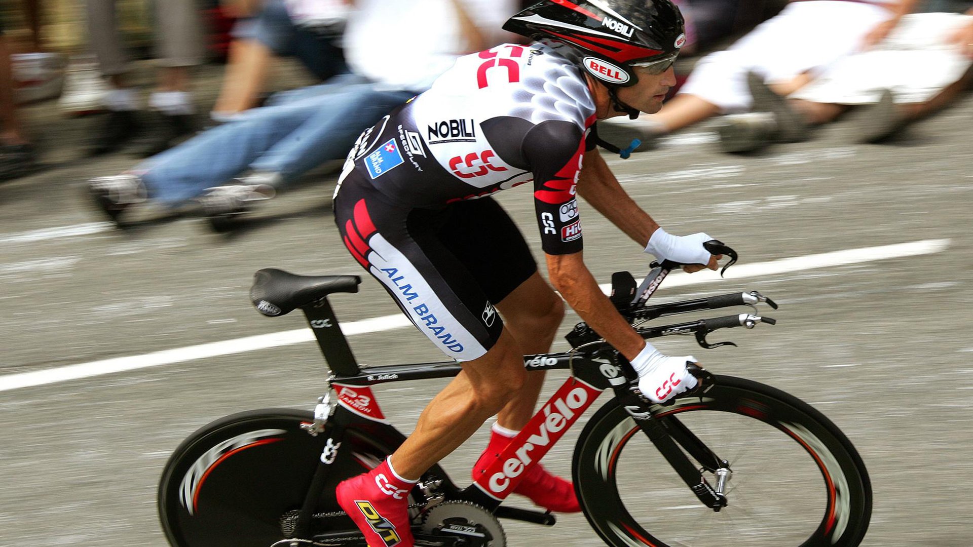 最疯狂比赛之一,疯狂的赛场